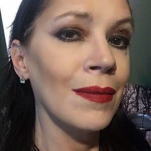 Meet your Posher, Pamela